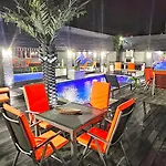 Villa Rich
