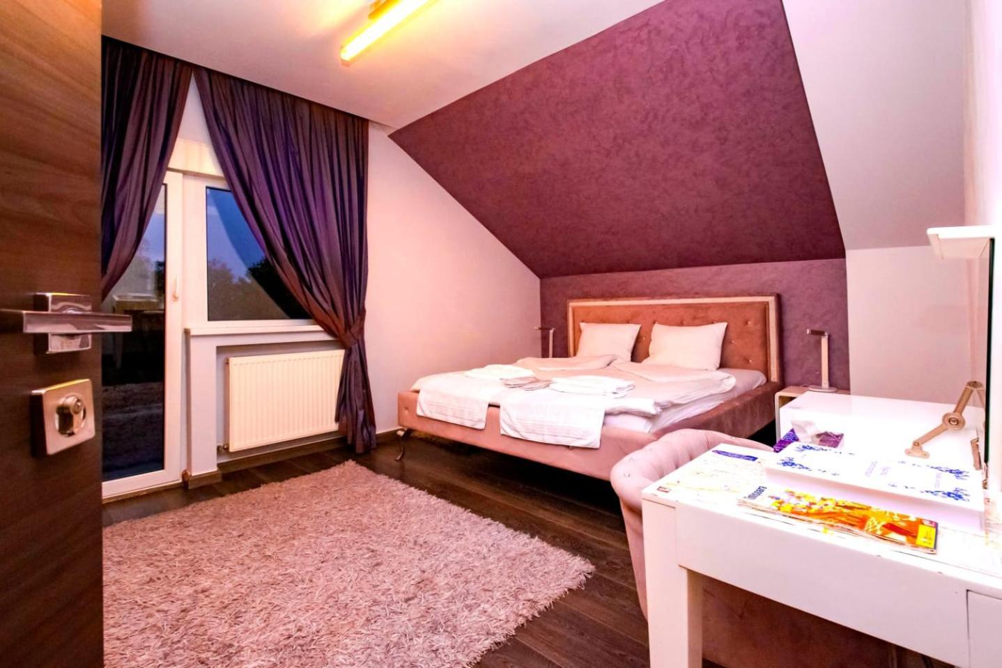 Rich * Timisoara